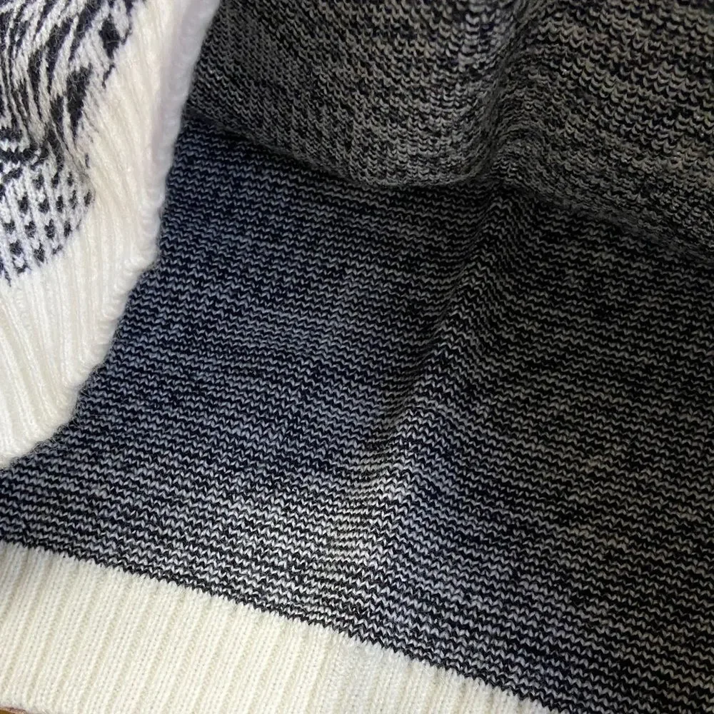 Vintage 80’s La Vista Geometric Black and White Turtle Neck Sweater